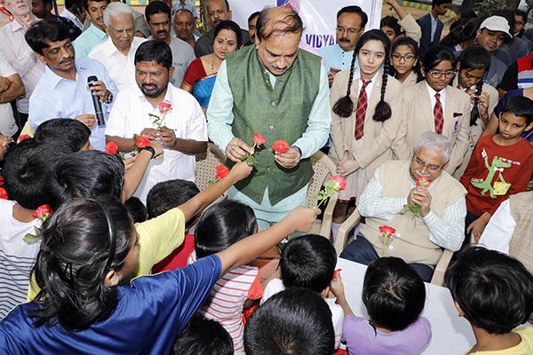 ಮಕ್ಕಳಲ್ಲಿ ಪರಿಸರ ಕುರಿತು ಪ್ರೀತಿ ಮೂಡಿಸಬೇಕು: ಕೇಂದ್ರ ಸಚಿವ ಅನಂತ್‌ಕುಮಾರ್